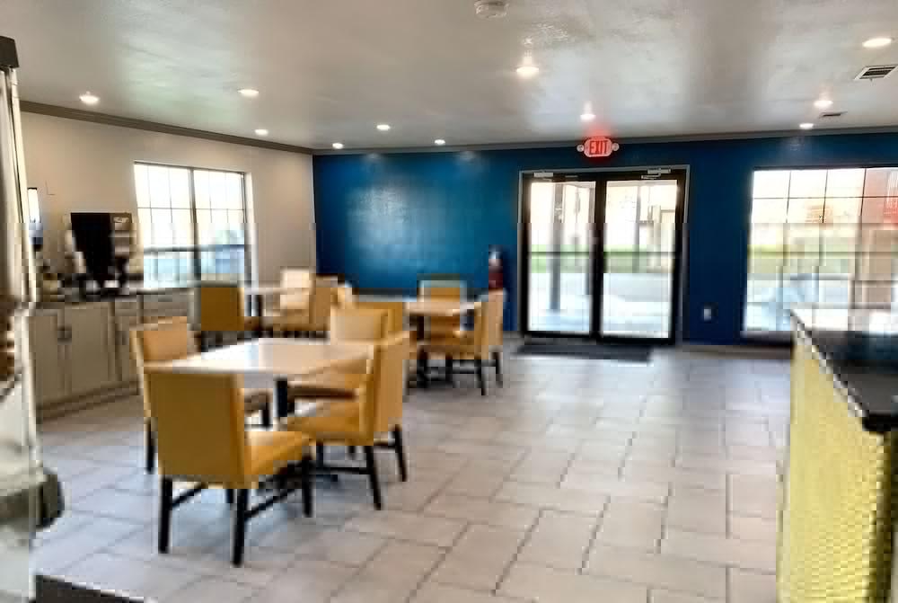 Days Inn & Suites By Wyndham - Canton First Monday Trade Days Eksteriør billede