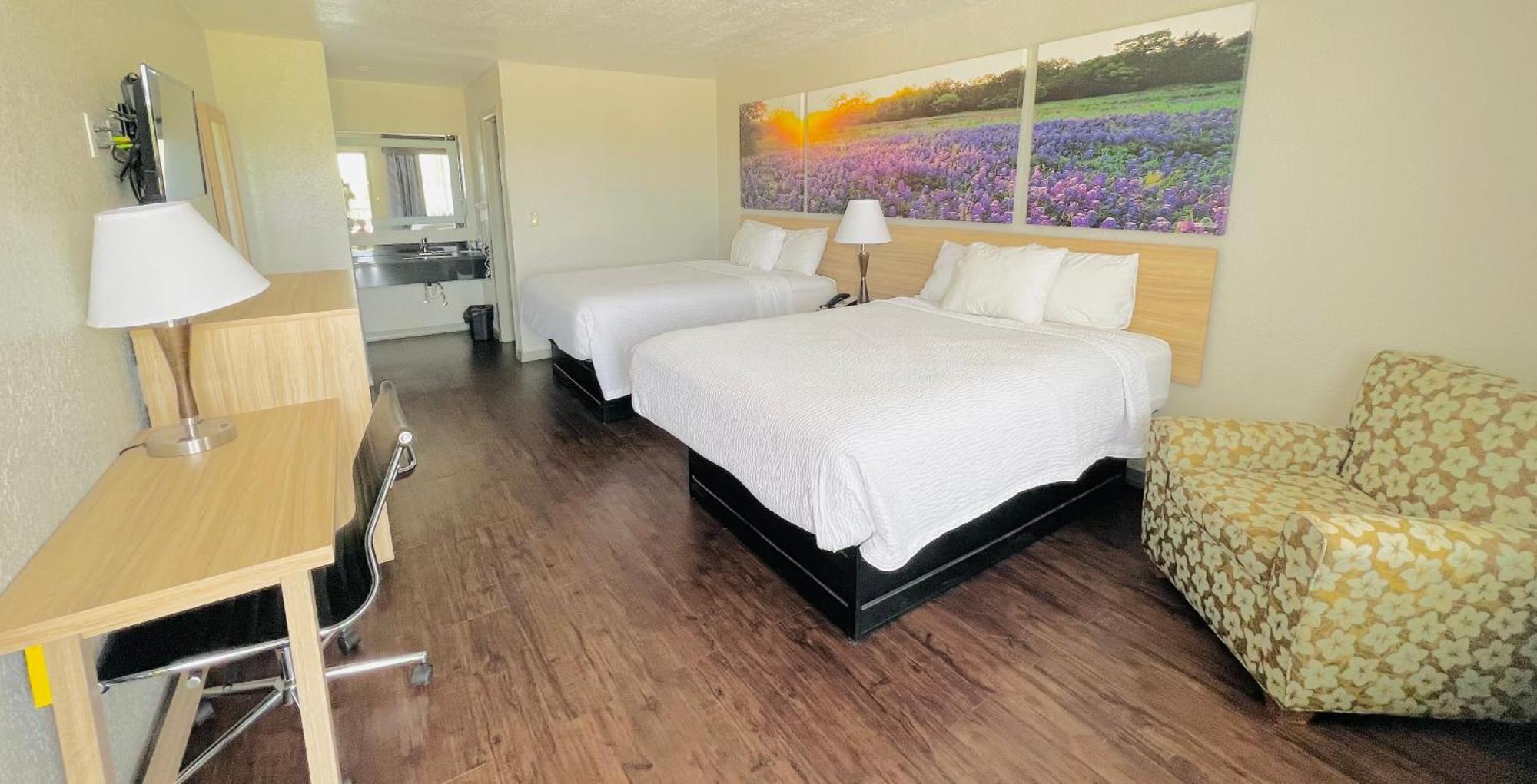 Days Inn & Suites By Wyndham - Canton First Monday Trade Days Eksteriør billede